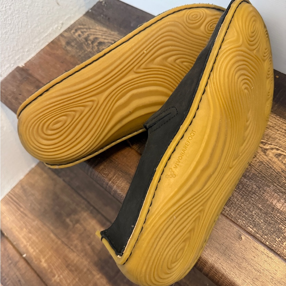 Vivo Barefoot Charcoal Loafers with Red Detail - Picture 3 of 3